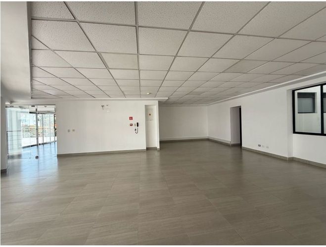 Edificio en venta en Granada, Cali, 1319 m² · foto 18 de 20