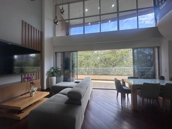 Apartamento de 4 alcobas en venta en El Poblado, Medellín, 200 m² · foto 1 de 19
