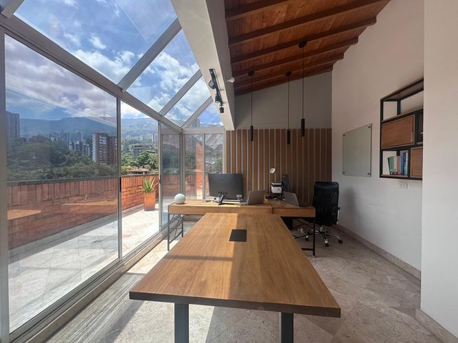 Apartamento de 4 alcobas en venta en El Poblado, Medellín, 200 m² · foto 8 de 19