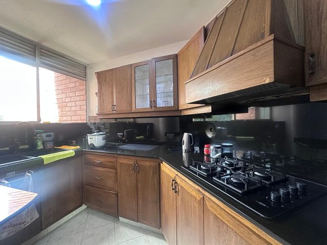 Apartamento de 4 alcobas en venta en El Poblado, Medellín, 200 m² · foto 5 de 19