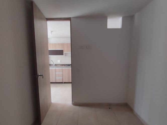 Apartamento de 2 alcobas en venta en Hacienda La Meseta, Girón, 50 m² · foto 5 de 8