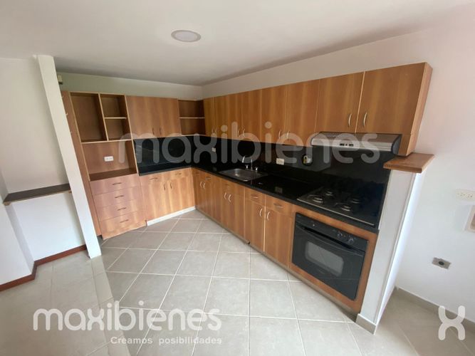 Apartamento de 3 alcobas en arriendo en Los Balsos, Medellín, 150 m² · foto 2 de 24