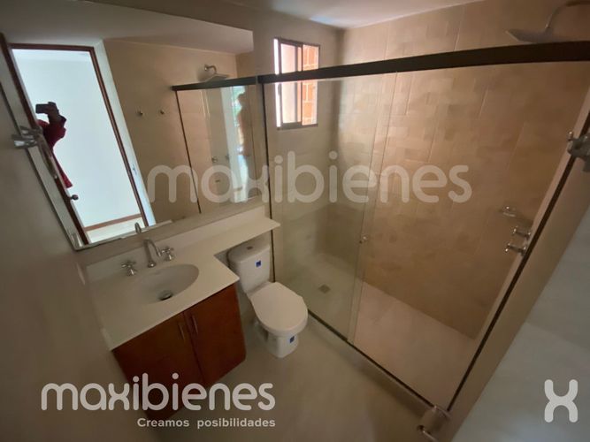 Apartamento de 3 alcobas en arriendo en Los Balsos, Medellín, 150 m² · foto 18 de 24