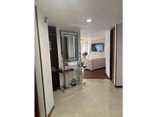 Apartamento de 4 alcobas en venta en Santa Paula, Bogotá, 177 m² · foto 3 de 24