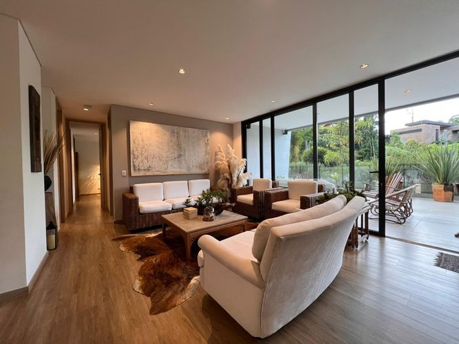 Apartamento de 2 alcobas en venta en Llano Grande, Rionegro, 113 m² · foto 2 de 17