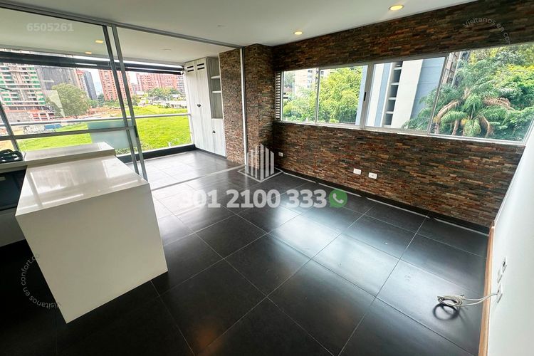 Apartamento de 2 alcobas en arriendo en Los Balsos, Medellín, 85 m² · foto 3 de 16