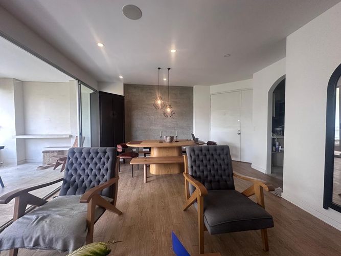 Apartamento de 2 alcobas en venta en El Poblado, Medellín, 127 m² · foto 5 de 17