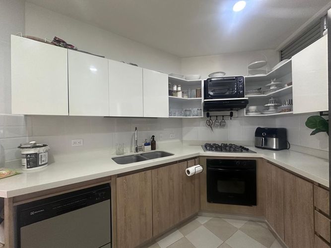 Apartamento de 2 alcobas en venta en El Poblado, Medellín, 127 m² · foto 8 de 17