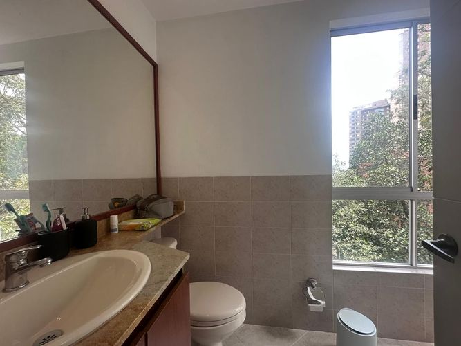 Apartamento de 2 alcobas en venta en El Poblado, Medellín, 127 m² · foto 15 de 17