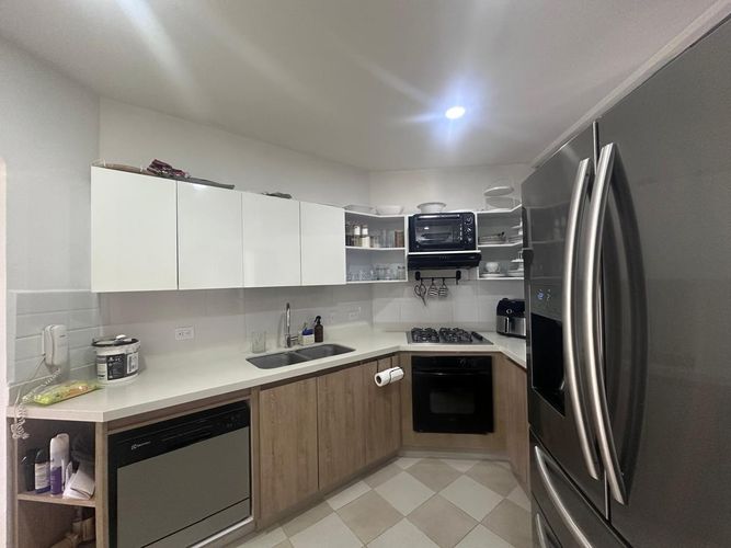 Apartamento de 2 alcobas en venta en El Poblado, Medellín, 127 m² · foto 9 de 17