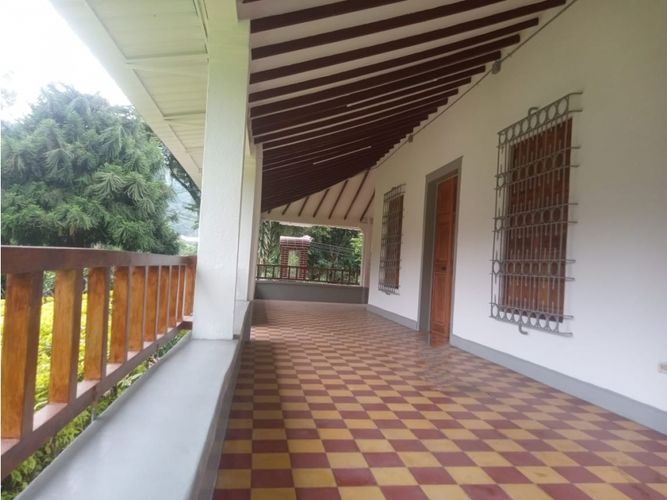 Casa de 3 alcobas en arriendo en Cabecera San Antonio De Prado, Medellín, 500 m² · foto 3 de 21