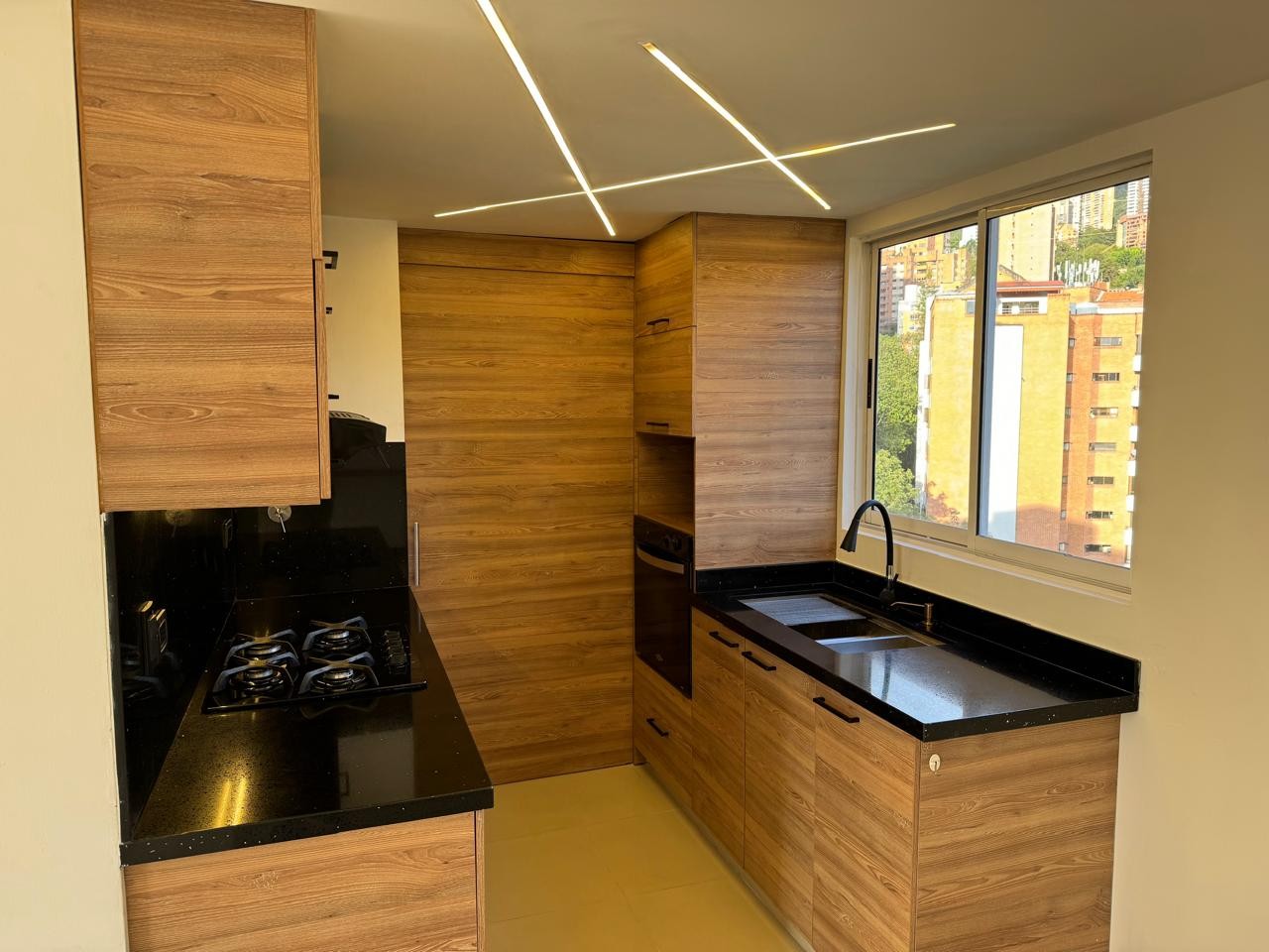 Apartamento en venta en El Poblado, Medellín · foto 6 de 12