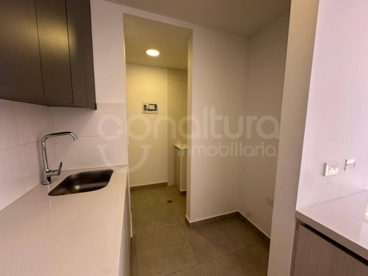 Apartamento en venta en Los colores, Medellín 5