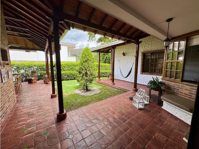 Casa de 3 alcobas en venta en Menzuly, Piedecuesta, 325 m² · foto 2 de 20