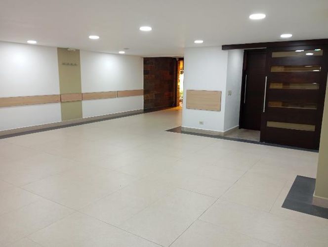 Edificio en venta en Manila, Medellín, 376 m² · foto 4 de 15
