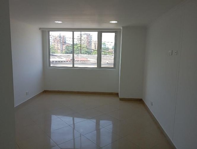 Edificio en venta en Manila, Medellín, 376 m² · foto 13 de 15