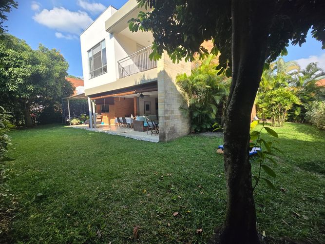 Casa de 5 alcobas en venta en Pance Alto, Cali, 325 m² · foto 3 de 24