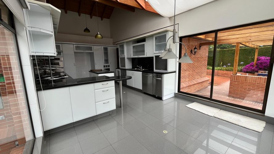 Casa de 4 alcobas en venta en San Simón, Bogotá, 550 m² · foto 5 de 24