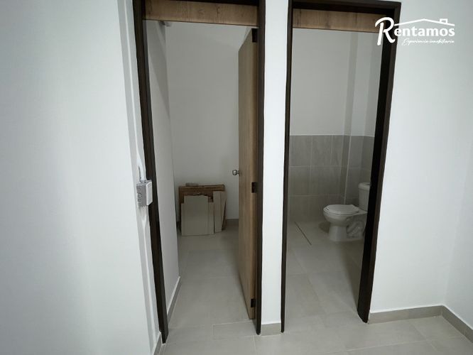Bodega en venta en Viviendas Del Sur, Itagüí, 260 m² · foto 15 de 18