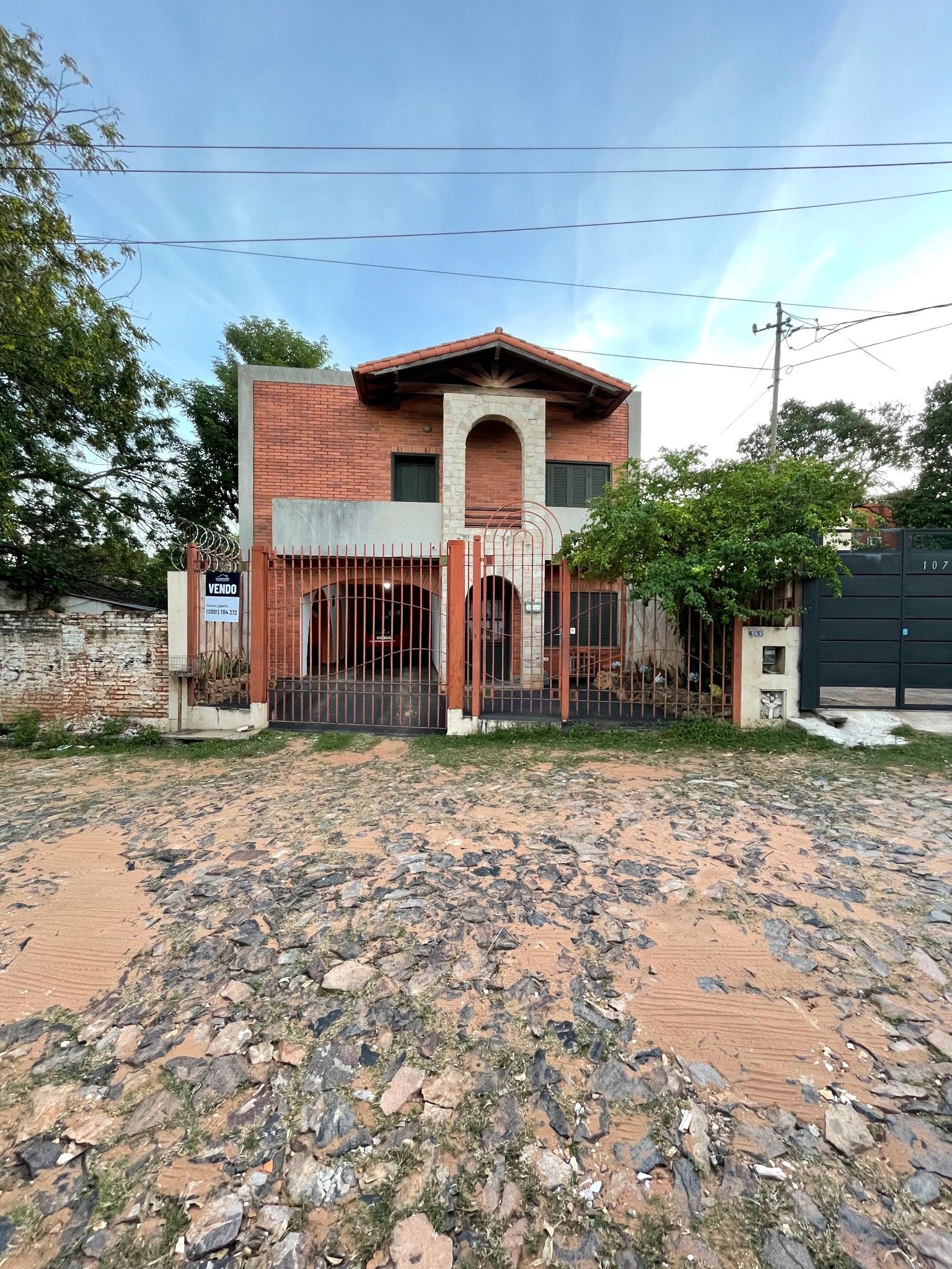 VENDO HERMOSA CASA EN SAJONIA — foto 2