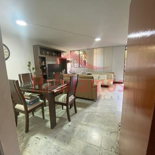 Casa de 6 alcobas en venta en Calasanz, Medellín, 320 m² · foto 2 de 23