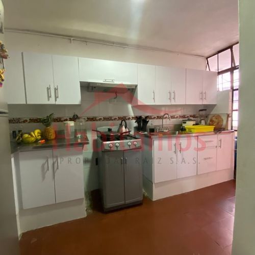 Casa de 6 alcobas en venta en Calasanz, Medellín, 320 m² · foto 4 de 23