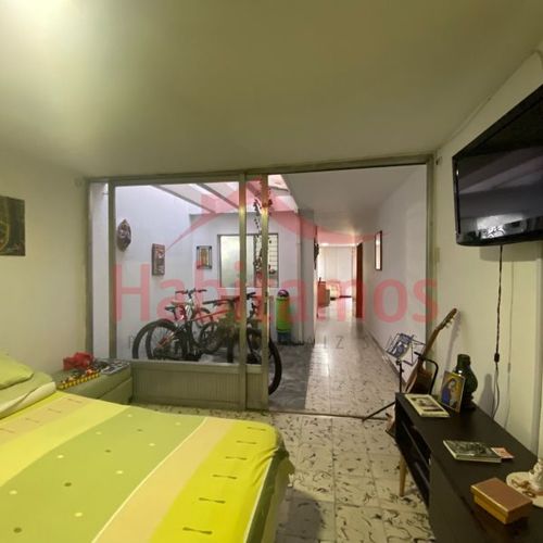 Casa de 6 alcobas en venta en Calasanz, Medellín, 320 m² · foto 7 de 23