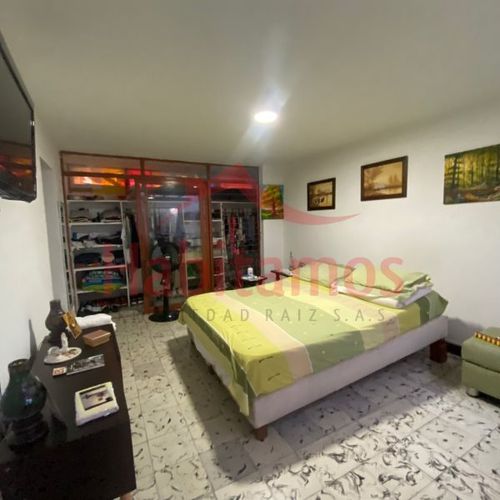Casa de 6 alcobas en venta en Calasanz, Medellín, 320 m² · foto 8 de 23
