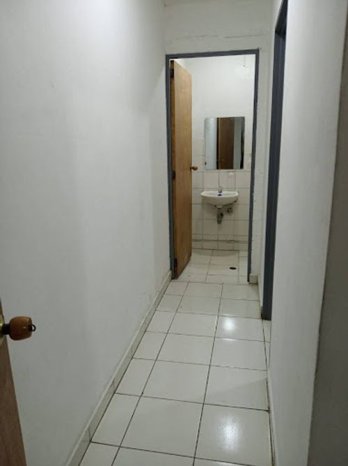 Bodega en arriendo en San Diego, Medellín, 140 m² · foto 7 de 8