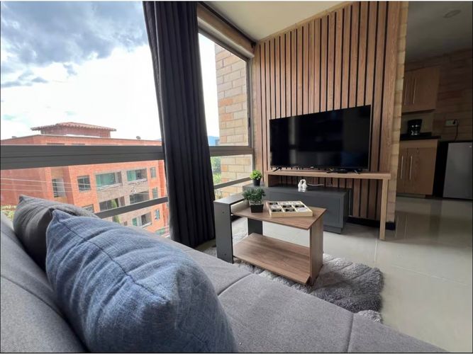 Apartaestudio en venta en Los Naranjos, Medellín, 38 m² · foto 2 de 13
