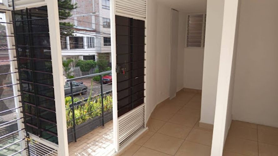 Oficina en arriendo en Belén Rosales, Medellín, 46 m² · foto 4 de 8