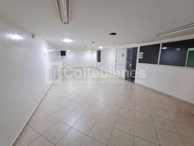 Bodega en arriendo en Cristobal, Medellín, 182 m² · foto 2 de 11