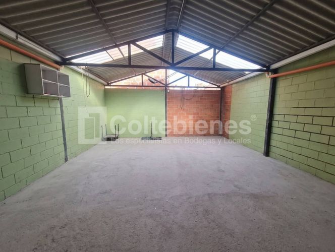 Bodega en arriendo en Cristobal, Medellín, 182 m² · foto 3 de 11