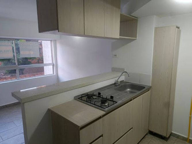 Apartamento de 2 alcobas en arriendo en La America, Medellín, 50 m² · foto 2 de 12