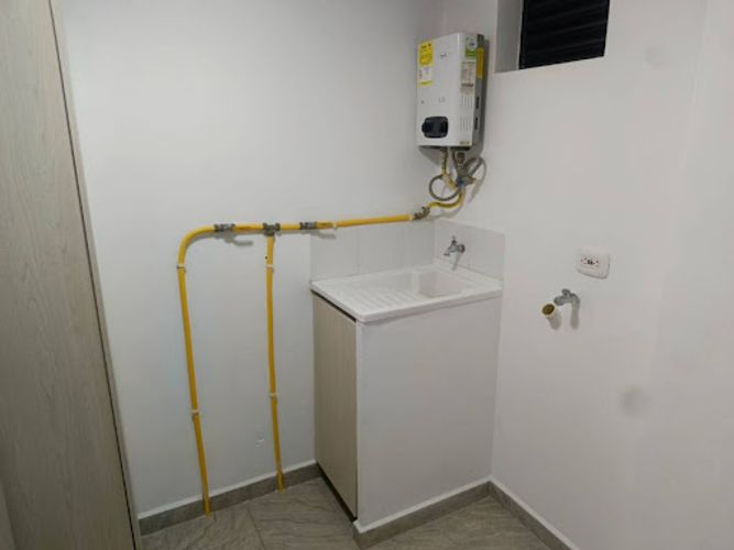 Apartamento de 2 alcobas en arriendo en La America, Medellín, 50 m² · foto 7 de 12