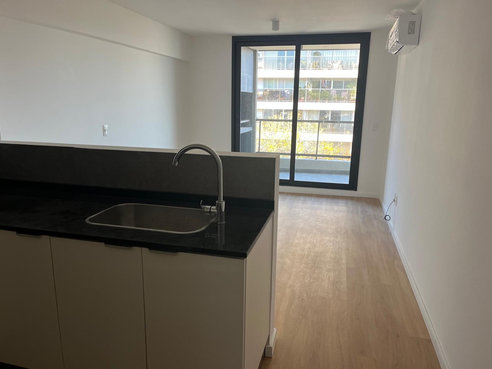 Venta apartamento 2 dormitorios a estrenar en Malvín Sur - Vista 5