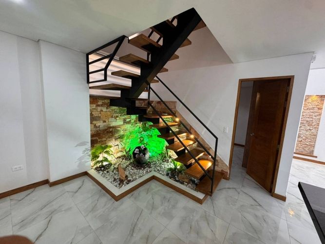 Casa de 4 alcobas en venta en Barro Blanco, Rionegro, 260 m² · foto 2 de 24