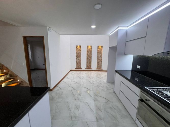 Casa de 4 alcobas en venta en Barro Blanco, Rionegro, 260 m² · foto 12 de 24