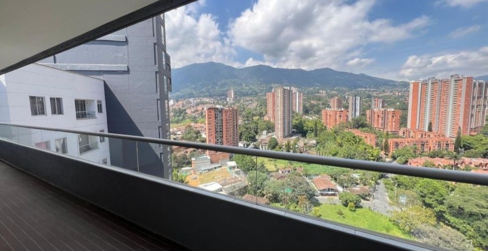 Apartamento de 3 alcobas en venta en Suramérica, Itagüí, 112 m² · foto 2 de 13