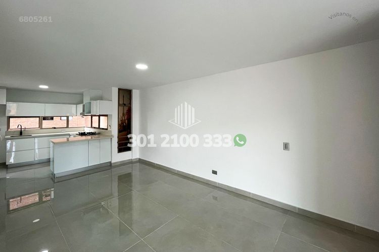 Apartamento de 3 alcobas en arriendo en Los Parra, Medellín, 140 m² · foto 2 de 24