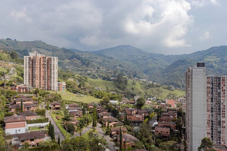 Apartamento de 3 alcobas en venta en Aves Maria, Sabaneta, 59 m² · foto 4 de 24
