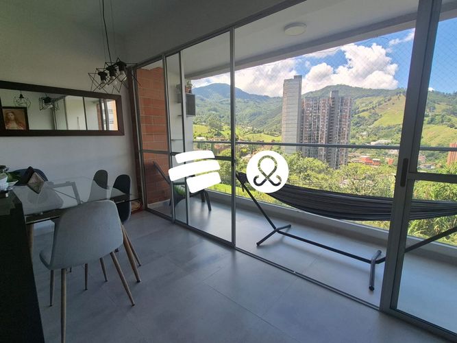 Apartamento de 3 alcobas en venta en Loma De La Doctora, Sabaneta, 60 m² · foto 2 de 8