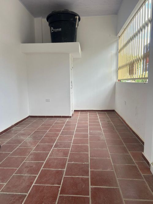 Local en arriendo en El Sol, Los Patios, 25 m² · foto 3 de 4