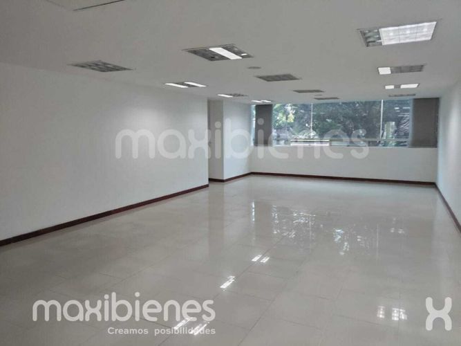 Oficina en arriendo en Los Balsos, Medellín, 420 m² · foto 4 de 23