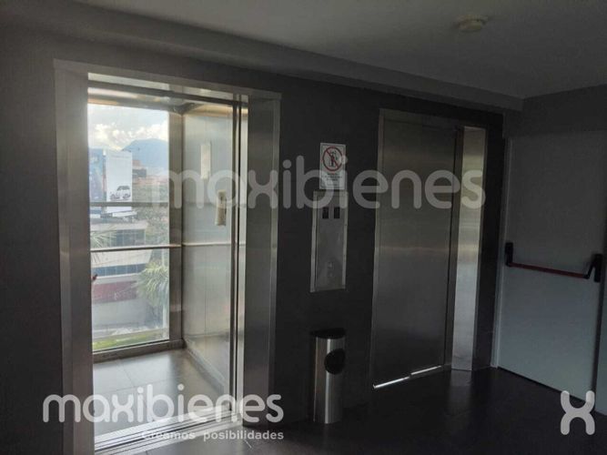 Oficina en arriendo en Los Balsos, Medellín, 420 m² · foto 5 de 23