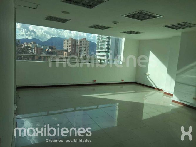 Oficina en arriendo en Los Balsos, Medellín, 420 m² · foto 7 de 23