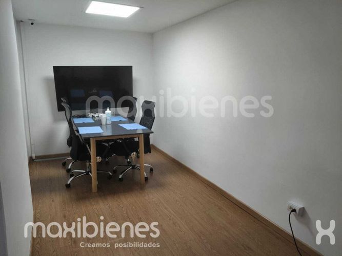 Oficina en arriendo en Los Balsos, Medellín, 420 m² · foto 8 de 23