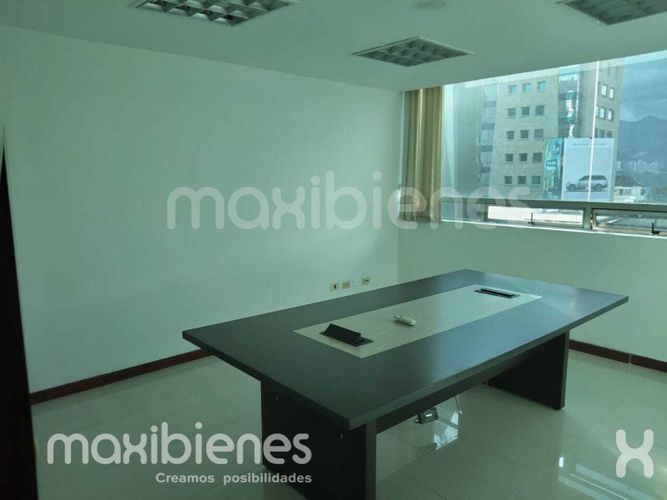 Oficina en arriendo en Los Balsos, Medellín, 420 m² · foto 9 de 23