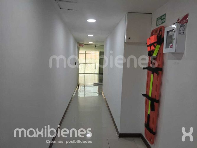 Oficina en arriendo en Los Balsos, Medellín, 420 m² · foto 18 de 23