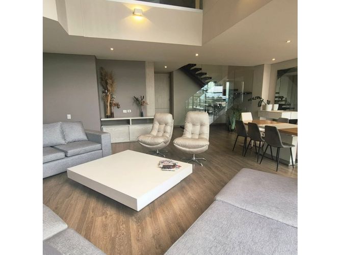 Apartamento de 3 alcobas en venta en Los Rosales, Bogotá, 246 m² · foto 6 de 18